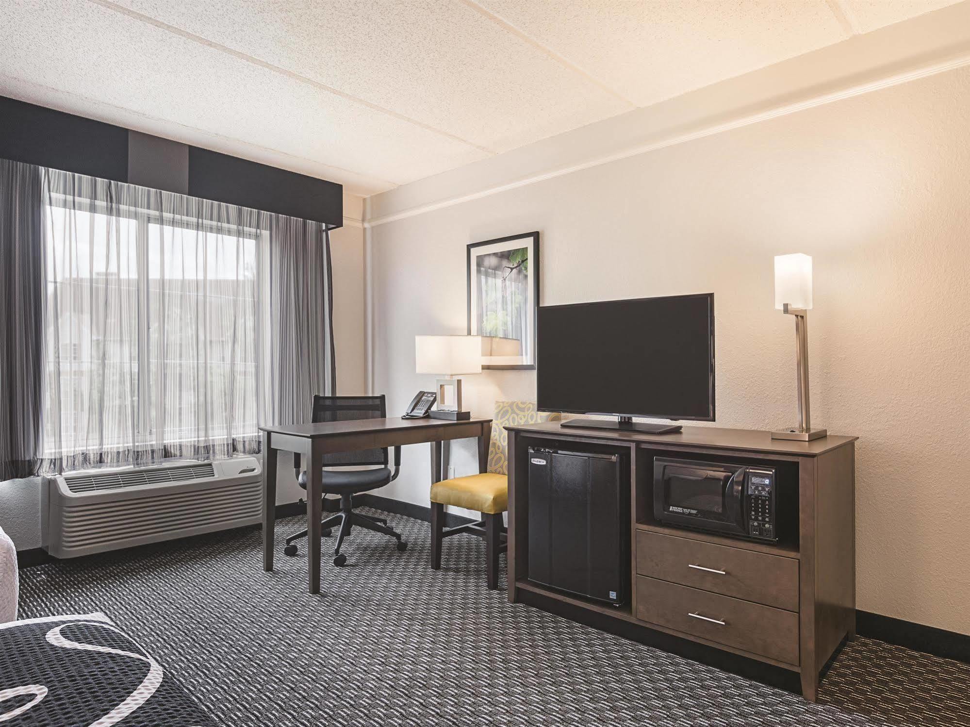 Hotel La Quinta By Wyndham Atlanta Perimeter Medical Sandy Springs Zewnętrze zdjęcie